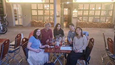 Prokisch博士（左から2番目）を囲んで